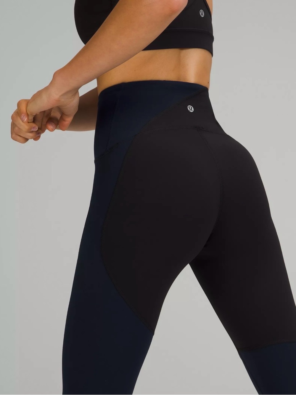 lululemon athletica Nulu Black & Navy High-Rise Colorblock Leggings - size 4 - Picture 5 of 7
